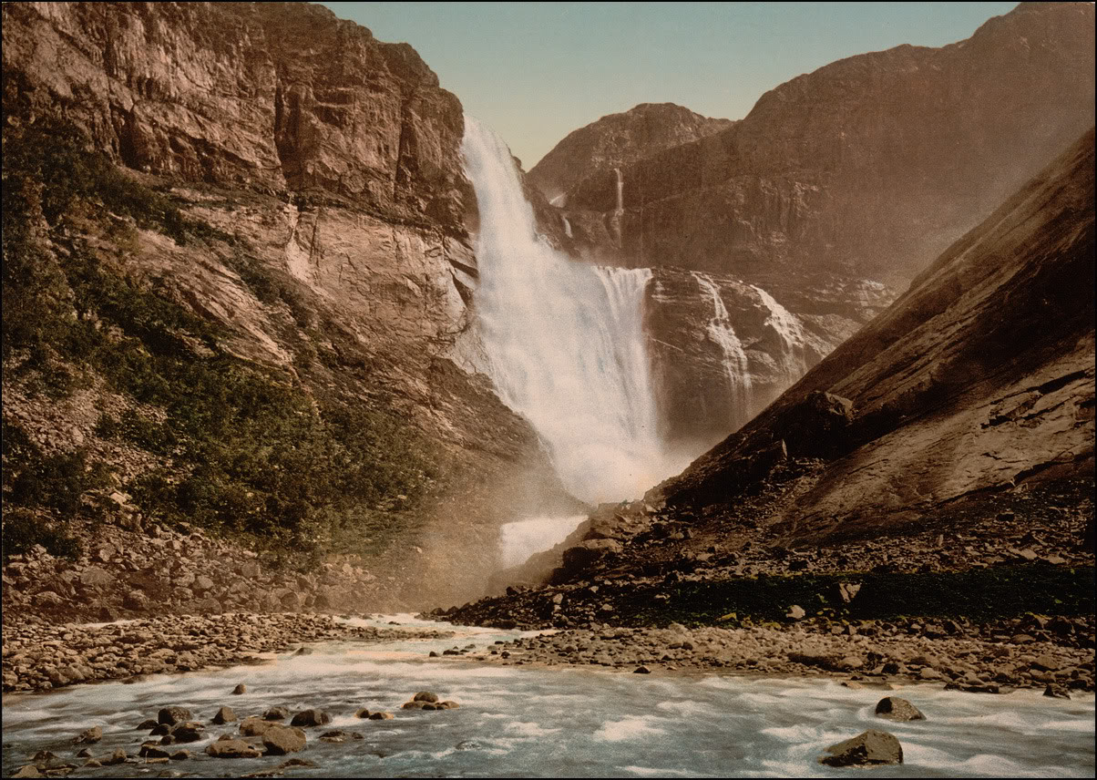 06147u1200Ringedalsfossen2.jpg