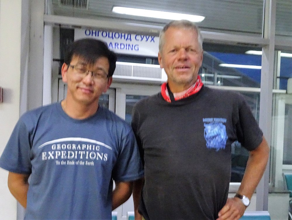 Klokka 6 om morran kom denne karen og pirket meg på skulderen, Hey Lars. Til feldig sammentreff, og han kjente meg igjen etter 8 år.