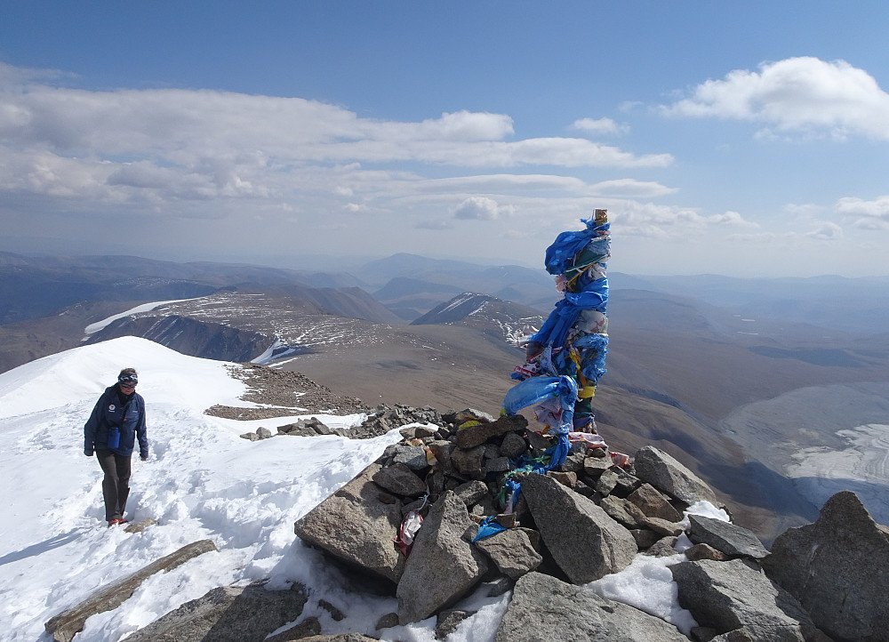 мисс халбага når toppen av Malchin