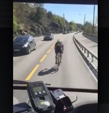 Syklist+p%25C3%25A5+gamle+mossevei.JPG?c