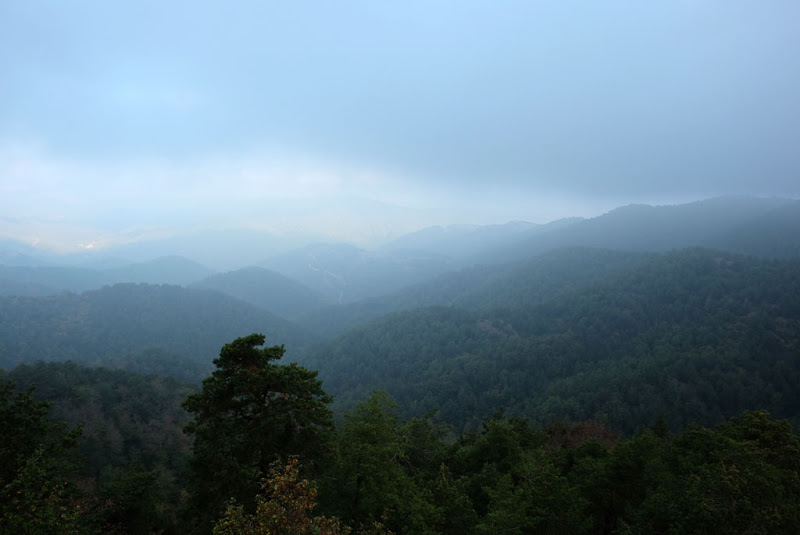 GR1_Day24_02_View_from_ridge_below_Puy_M