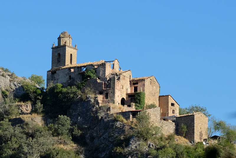GR1_Day32_01_The_derelict_church_in_Tril