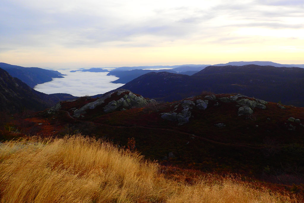 Landscapes_in_mist_Finndalen_151101_01.j