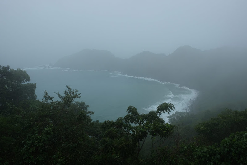 ShikokuHenro_Day16_03_Obscured_by_raincl