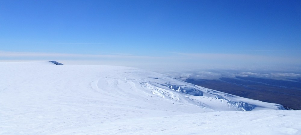 Tilbakeblikk mot 1820-toppen. Vi gikk i en stor bue utenom sprekkepartiet