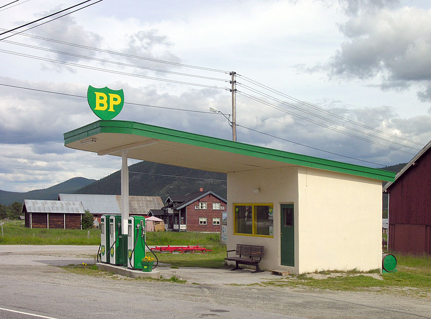 bensinstasjon_web.jpg