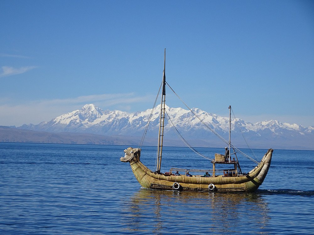 Sivbåt med motor på Titicaca