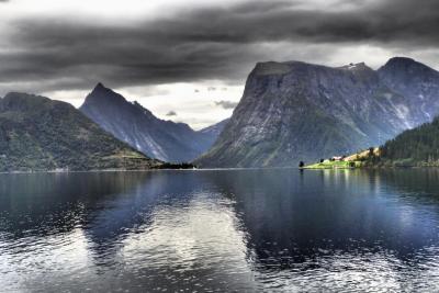 post-10375-0-81357400-1443375129_thumb.j