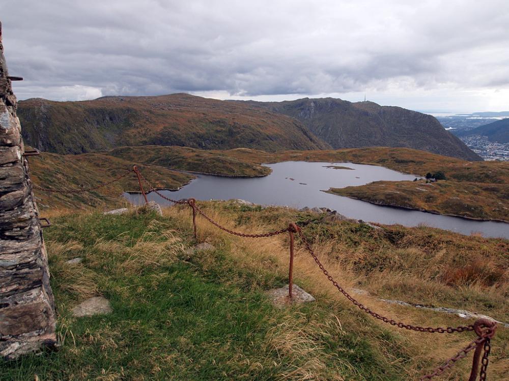 561bca4fe7955_Masten_p_Ulriken_(PA110254