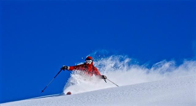 Telemark_skiing_-_Pyrenees.jpg.c4bfd2706