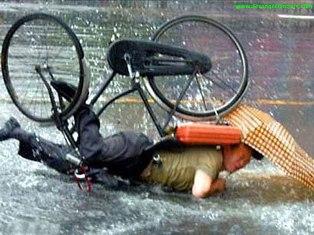 bicyclingintherain1.jpg.b9c2afc16d849657