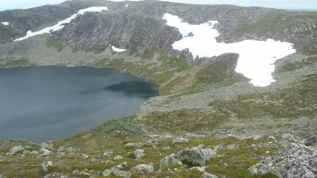 10 - 40 Oversikt over øvre leirplass - Holken (640x360).jpg