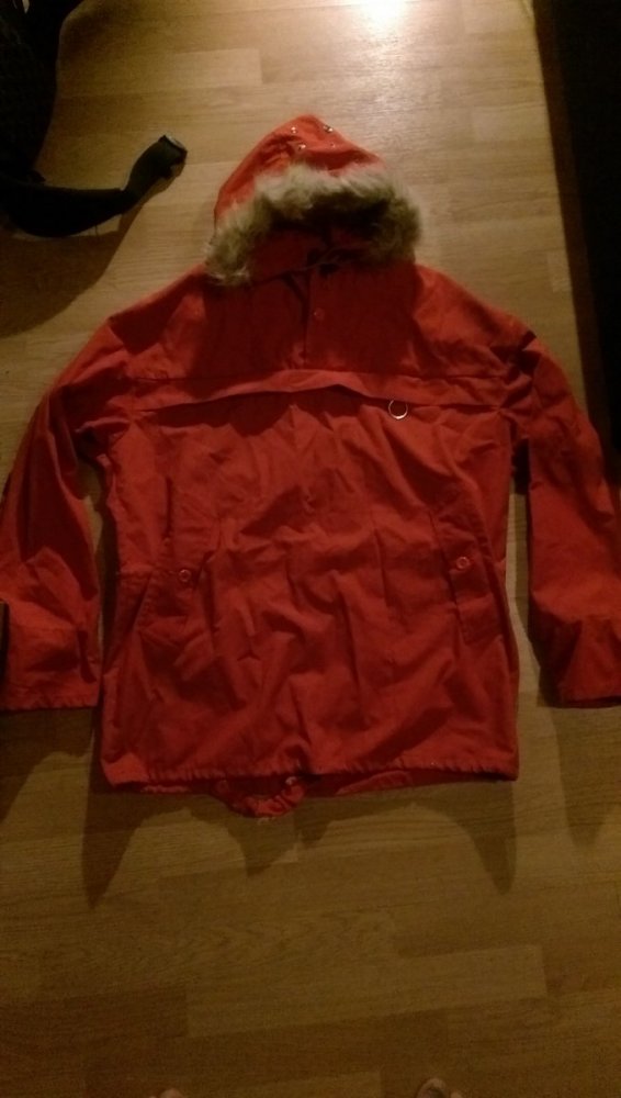 anorakk rød.jpg