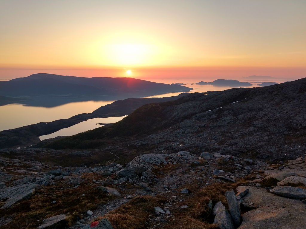1512233152_Solnedgang(IMG_20180515_221421472_HDR).jpg.f1d472d6fd1b333bdbebbedd7e442286.jpg