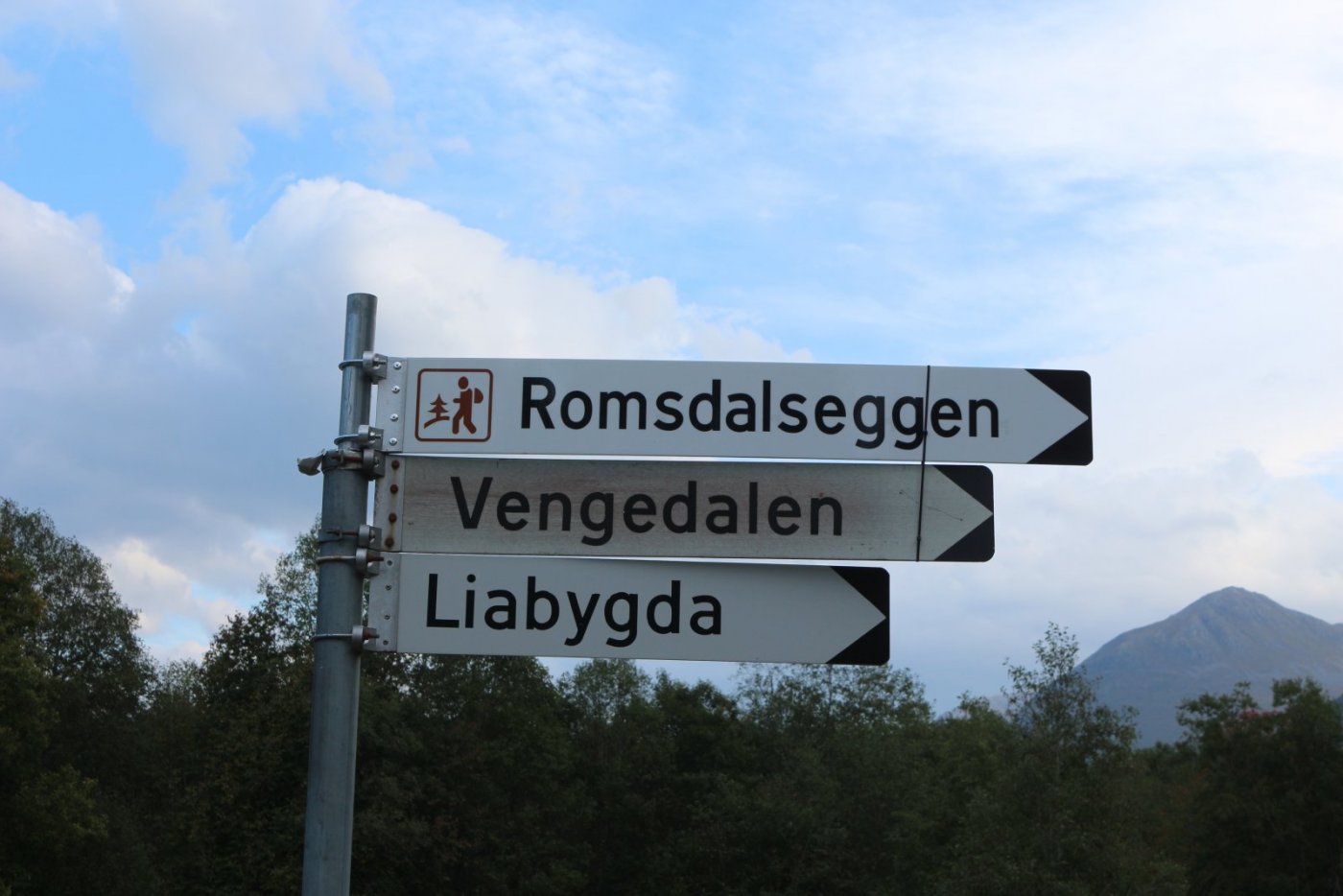 Venjedalen_01b_Sign.thumb.JPG.000f8011b780e75b0e964a0cc8dbb29e.JPG