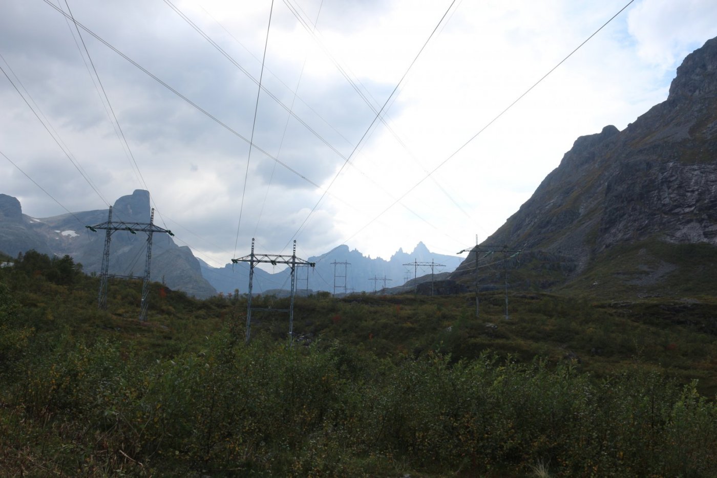 Venjedalen_21_Powerlines.thumb.JPG.cac54c728a192a925e341e5bd2d14c68.JPG
