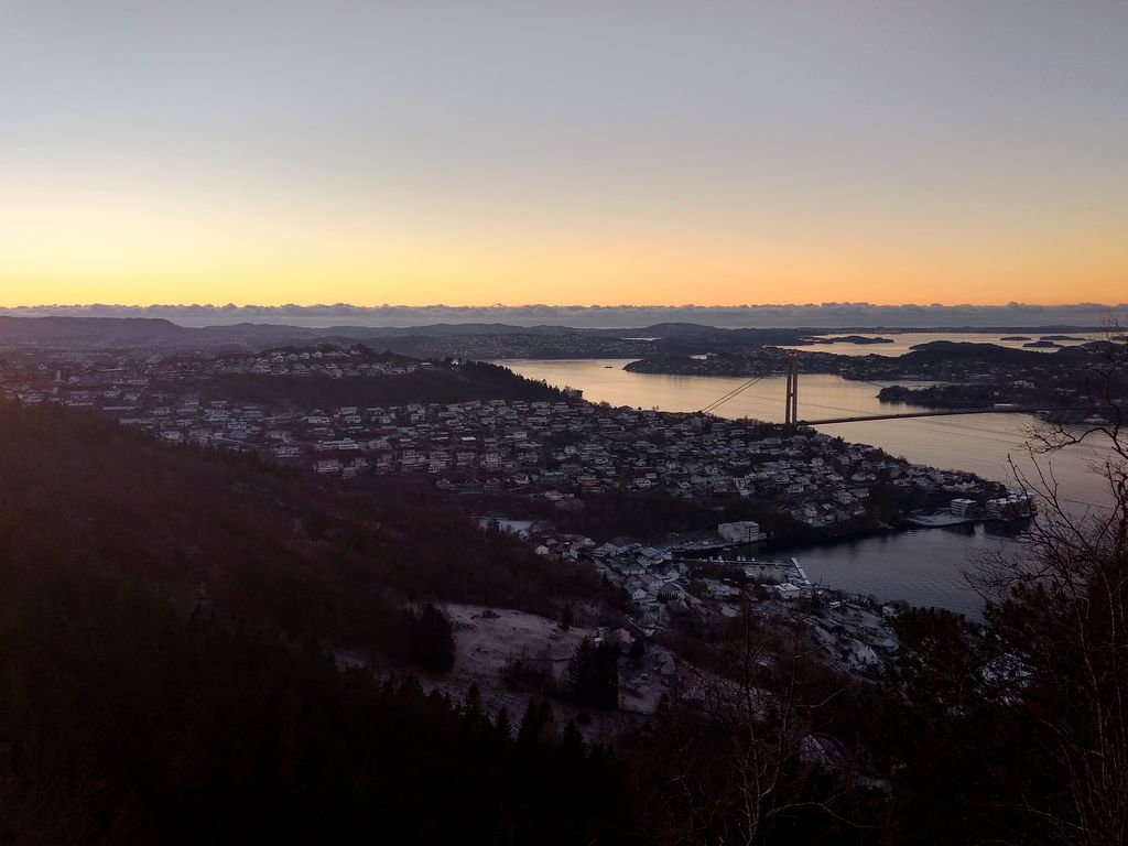 645066137_Kvarvensolnedgang(IMG_20181126_153920853_HDR).jpg.a16ecc48b3a4241d386c9c9dcb97b01e.jpg
